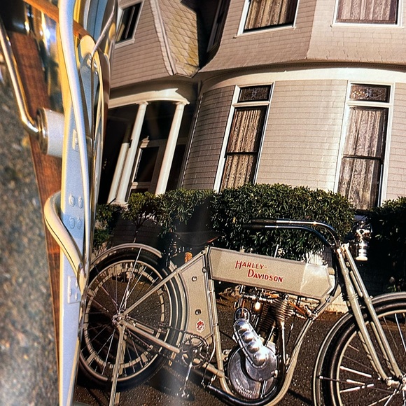 Harley-Davidson The American Motorcycle Book by Allan Girdler 2005 - Picture 11 of 11